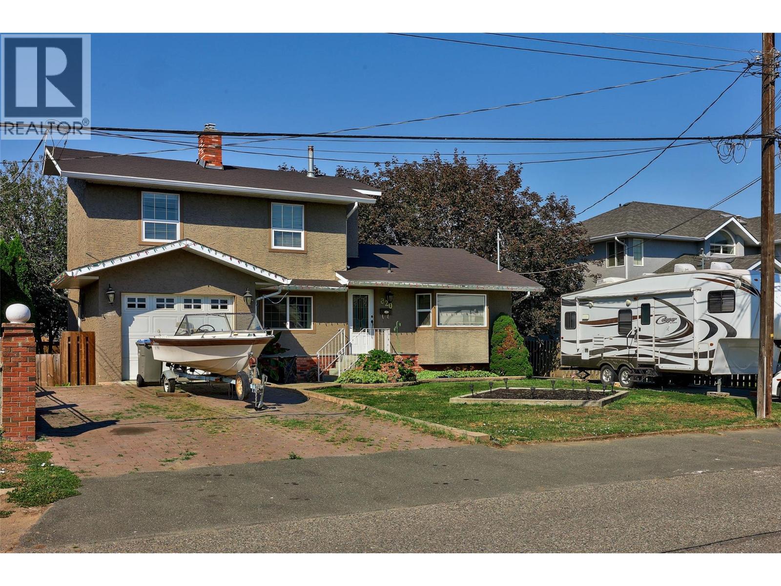 820 Ollek Street, Kamloops, British Columbia  V2B 5A9 - Photo 2 - 10369757