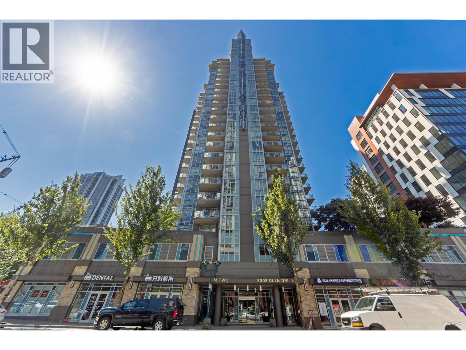 1709 3008 Glen Drive, Coquitlam, British Columbia  V3B 0J5 - Photo 3 - R3069280