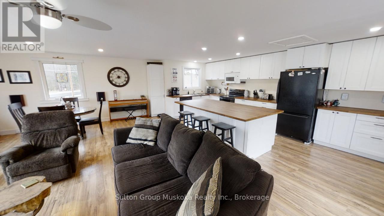 2831 Highway 60 Highway, Lake Of Bays, Ontario P0A 1H0 - Photo 13 - X12083903