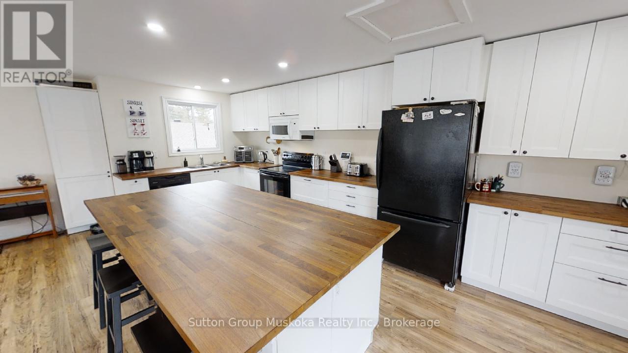 2831 Highway 60 Highway, Lake Of Bays, Ontario P0A 1H0 - Photo 11 - X12083903