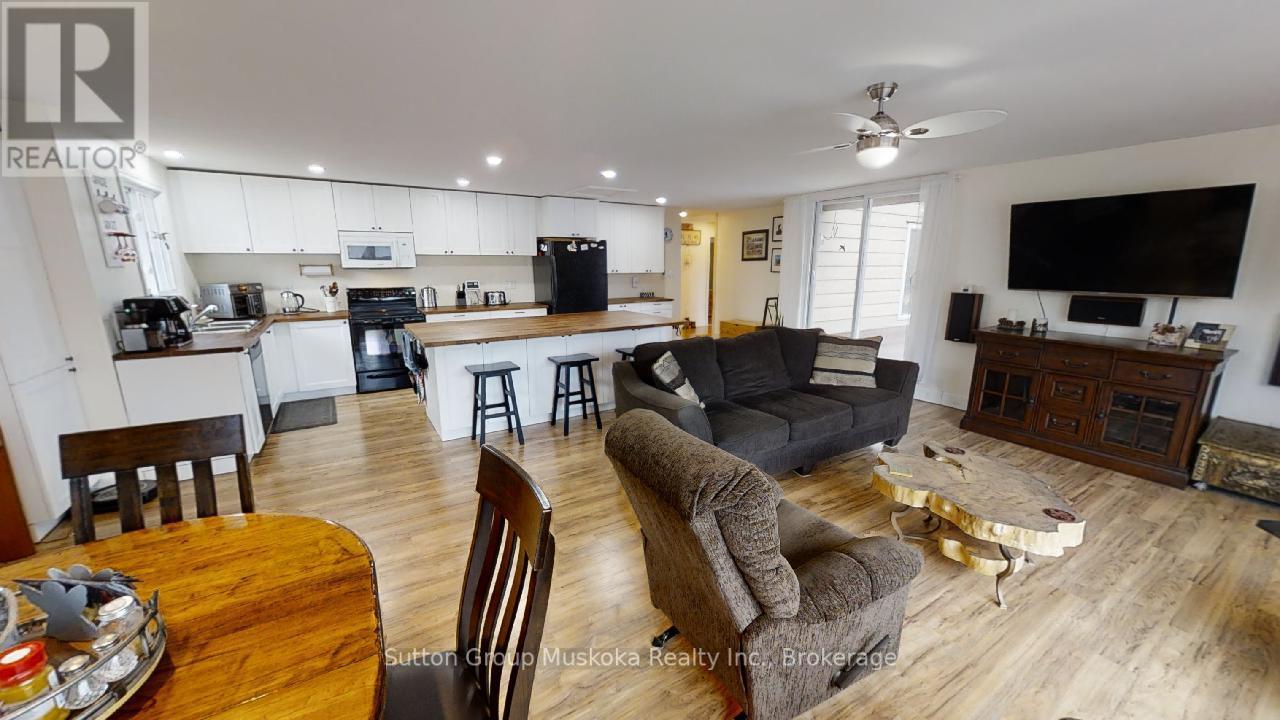 2831 Highway 60 Highway, Lake Of Bays, Ontario P0A 1H0 - Photo 5 - X12097700