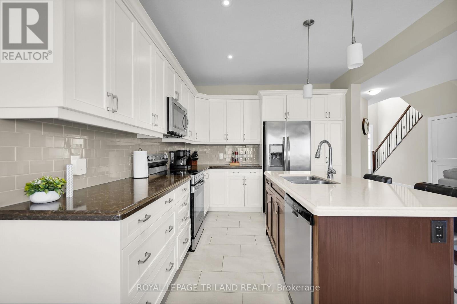 521 Sophia Crescent, London North, Ontario  N6H 5L4 - Photo 13 - X12462876