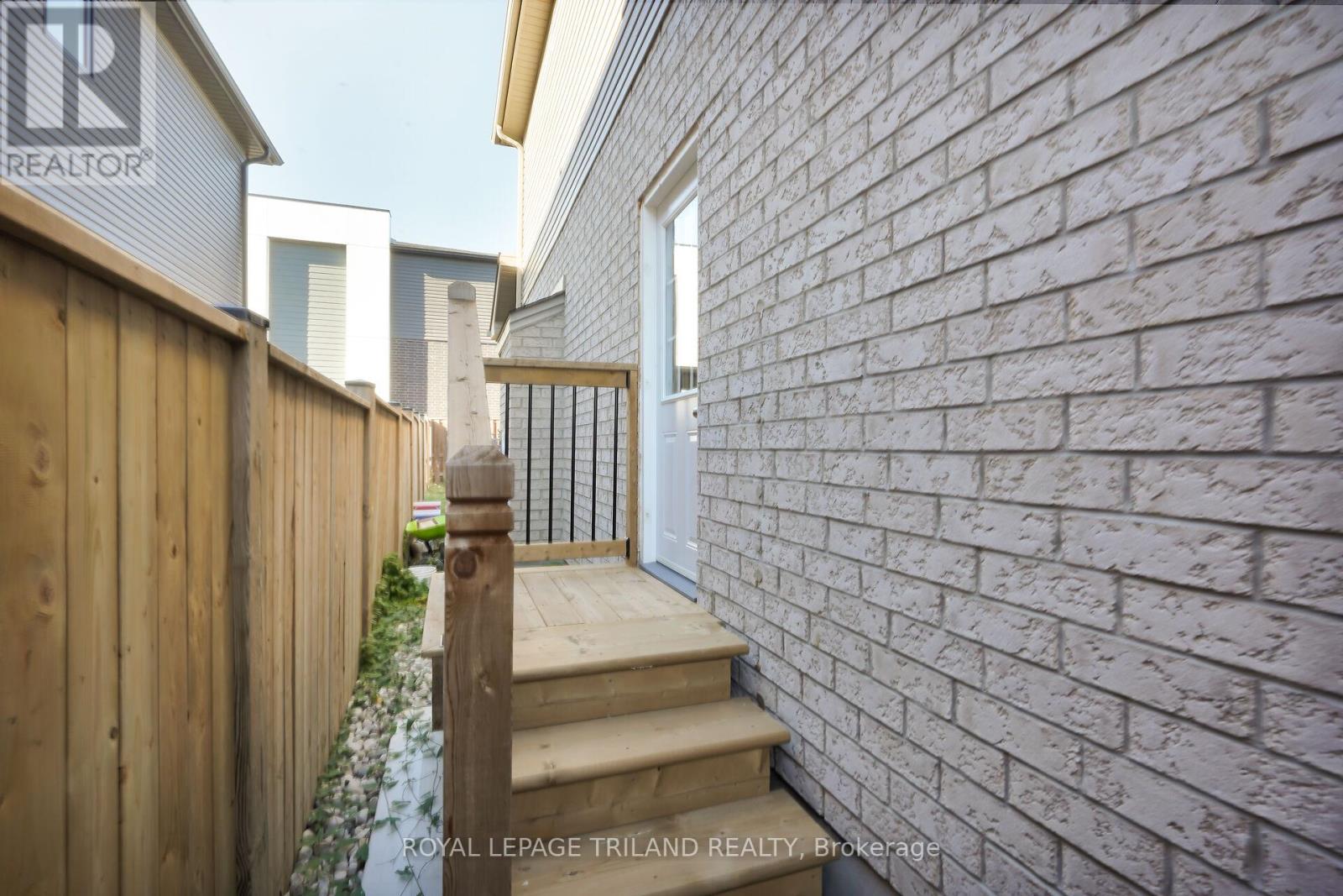 521 Sophia Crescent, London North, Ontario  N6H 5L4 - Photo 44 - X12462876