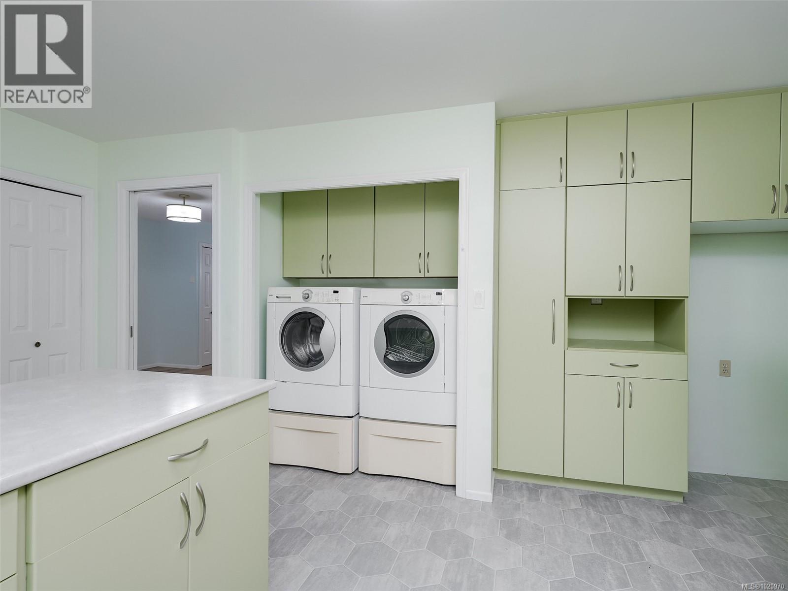 4220 Wakefield Pl, Saanich, British Columbia  V8N 6E5 - Photo 15 - 1020970