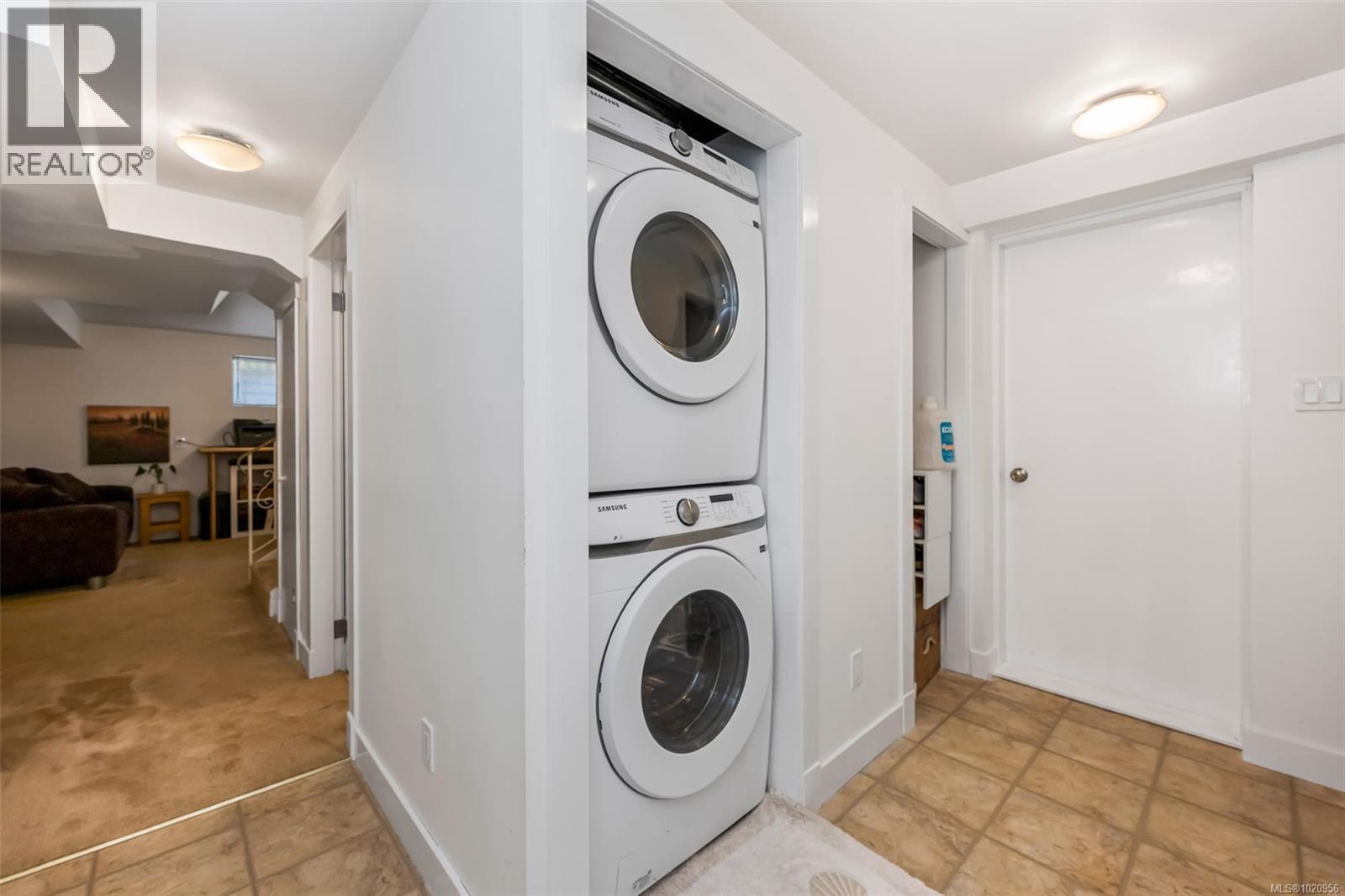 4386 Chartwell Dr, Saanich, British Columbia  V8N 2R3 - Photo 33 - 1020956