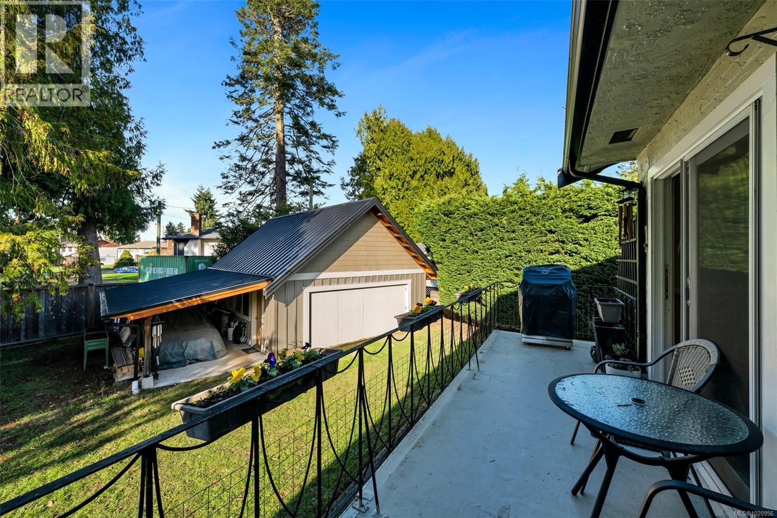 4386 Chartwell Dr, Saanich, British Columbia  V8N 2R3 - Photo 41 - 1020956