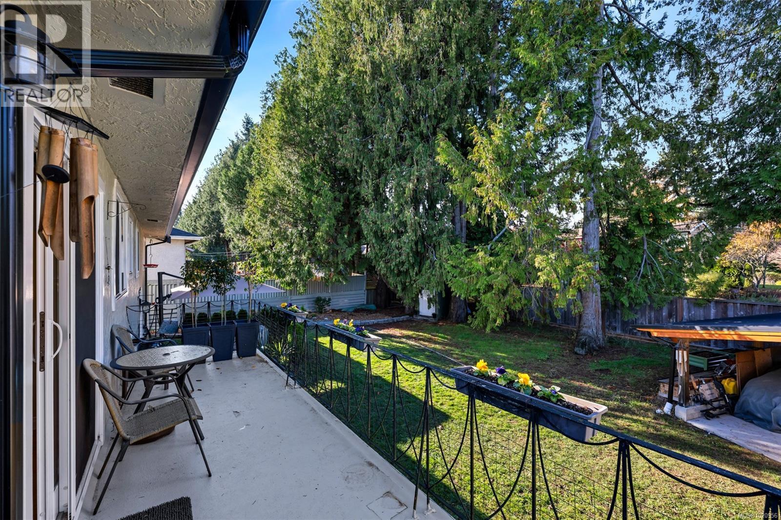 4386 Chartwell Dr, Saanich, British Columbia  V8N 2R3 - Photo 42 - 1020956