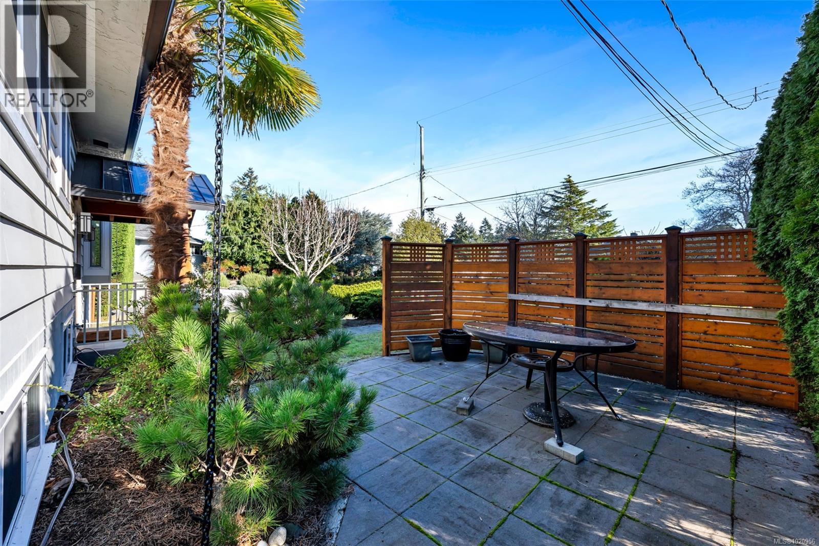 4386 Chartwell Dr, Saanich, British Columbia  V8N 2R3 - Photo 44 - 1020956