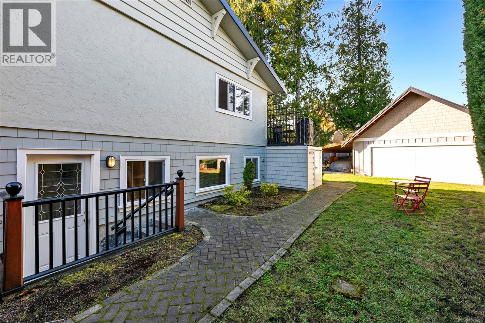 4386 Chartwell Dr, Saanich, British Columbia  V8N 2R3 - Photo 46 - 1020956