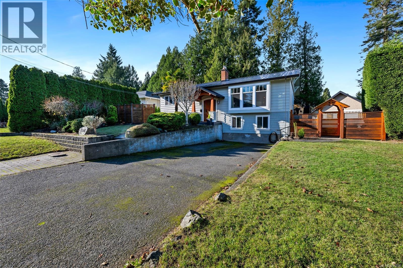 4386 Chartwell Dr, Saanich, British Columbia  V8N 2R3 - Photo 53 - 1020956