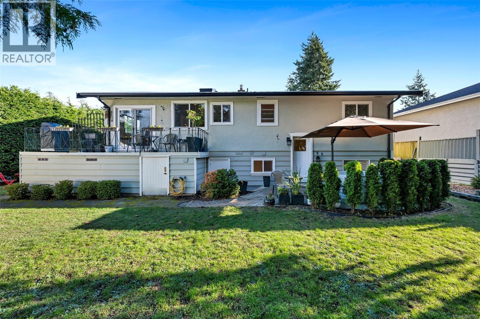 4386 Chartwell Dr, Saanich, British Columbia  V8N 2R3 - Photo 54 - 1020956