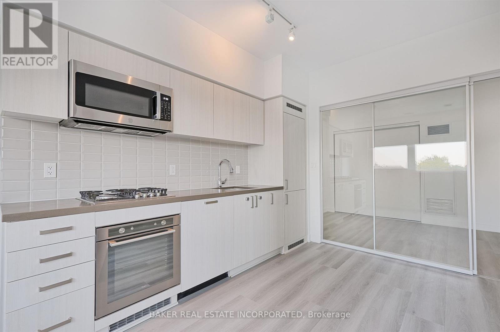 219 - 501 St Clair Avenue W, Toronto, Ontario  M5P 0A2 - Photo 8 - C12567444