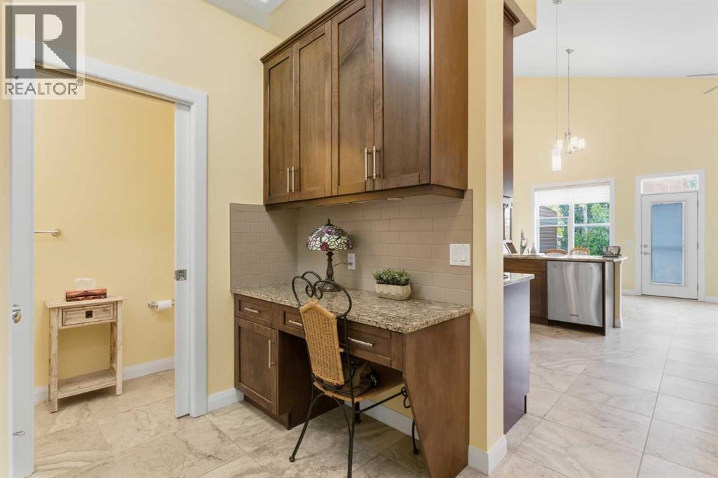 171 Evanswood Circle Nw, Calgary, Alberta  T3P 0K2 - Photo 8 - A2262379