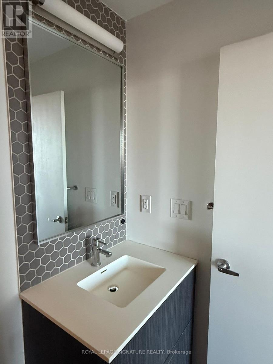 1812 - 2520 Eglinton Avenue W, Mississauga, Ontario  L5M 0Y4 - Photo 11 - W12566134