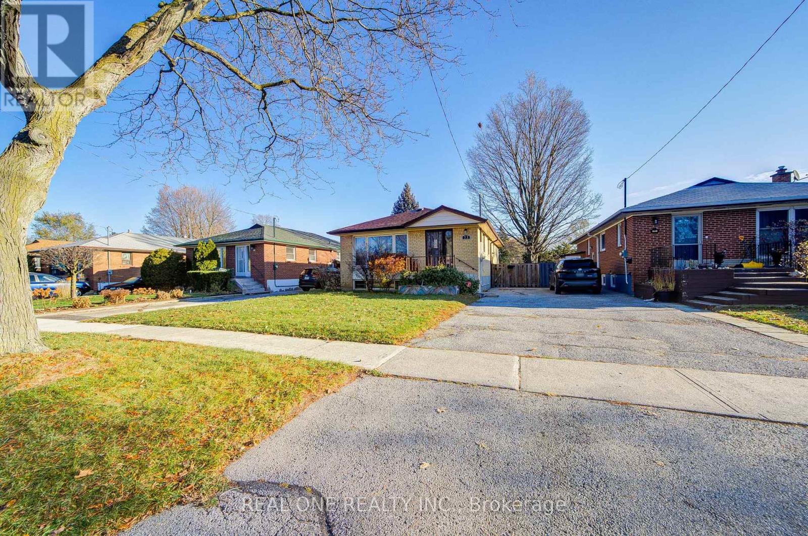 73 Farmbrook Road, Toronto, Ontario  M1J 2S6 - Photo 1 - E12567362