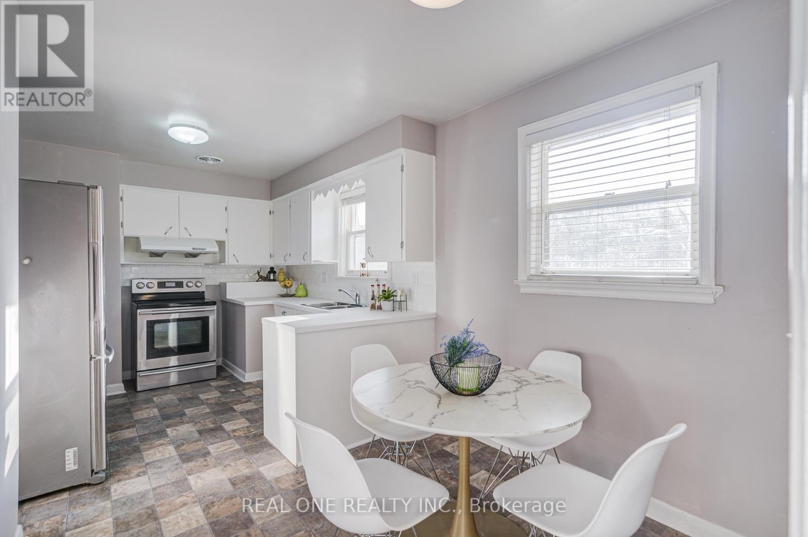 73 Farmbrook Road, Toronto, Ontario  M1J 2S6 - Photo 16 - E12567362