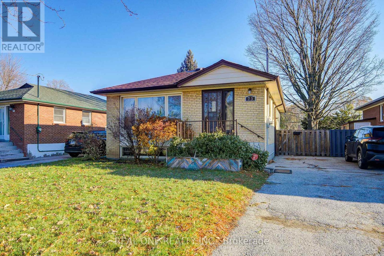 73 Farmbrook Road, Toronto, Ontario  M1J 2S6 - Photo 2 - E12567362