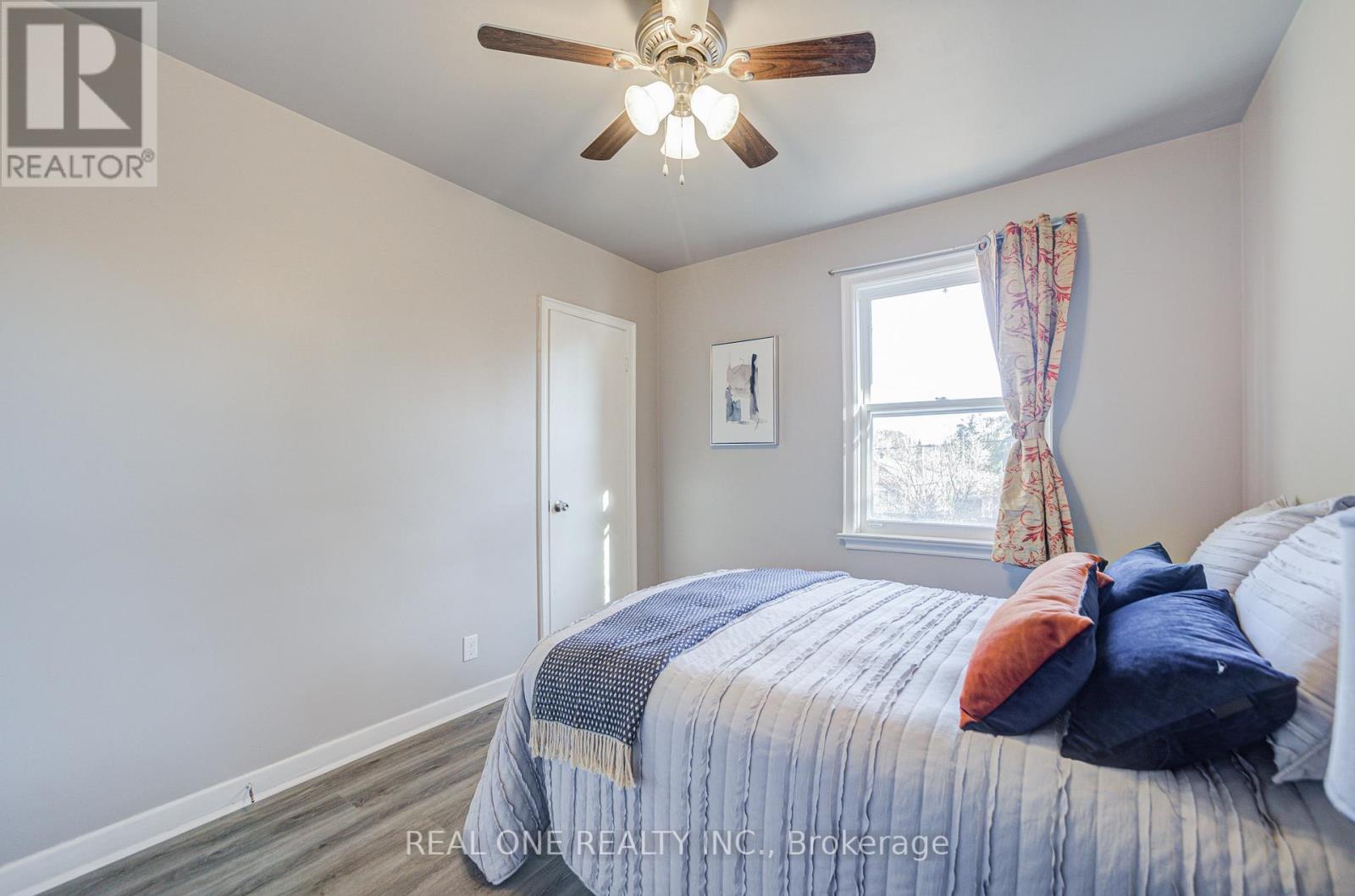 73 Farmbrook Road, Toronto, Ontario  M1J 2S6 - Photo 24 - E12567362