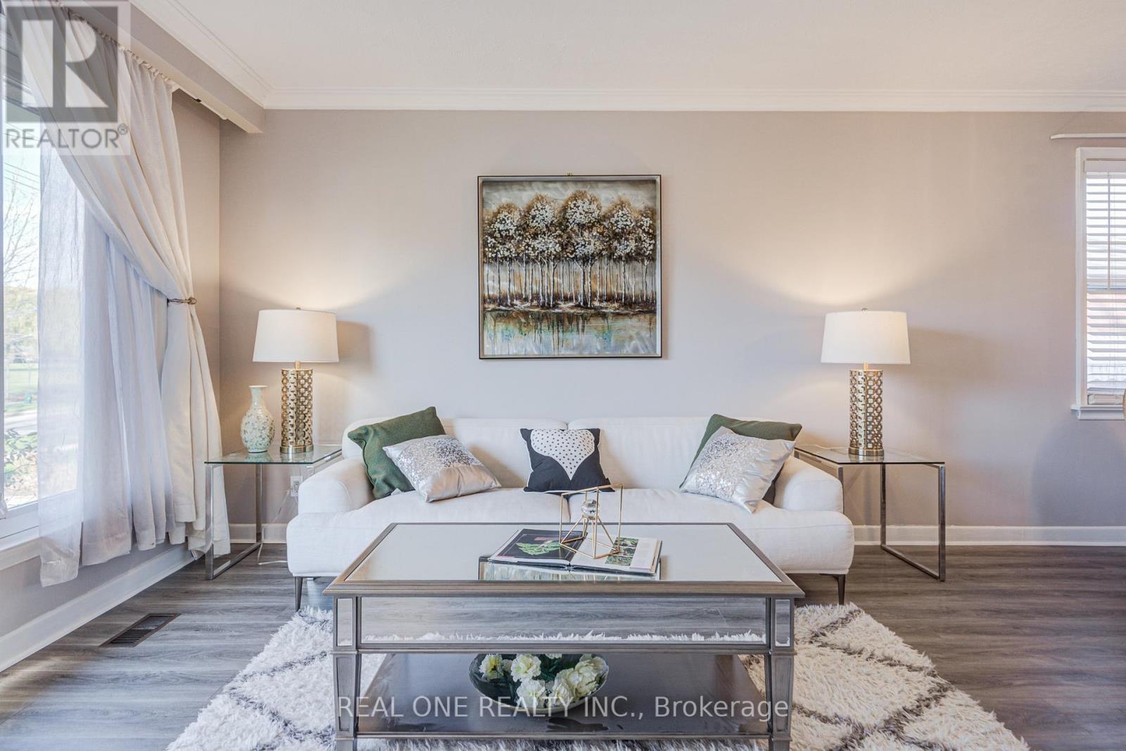 73 Farmbrook Road, Toronto, Ontario  M1J 2S6 - Photo 8 - E12567362