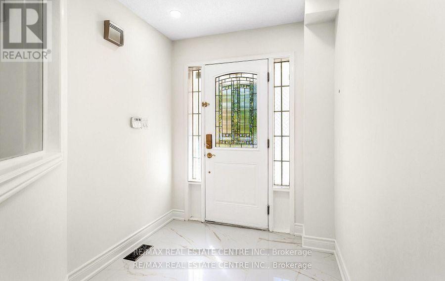 42 Howes Street, Ajax, Ontario  L1T 3V5 - Photo 4 - E12567396