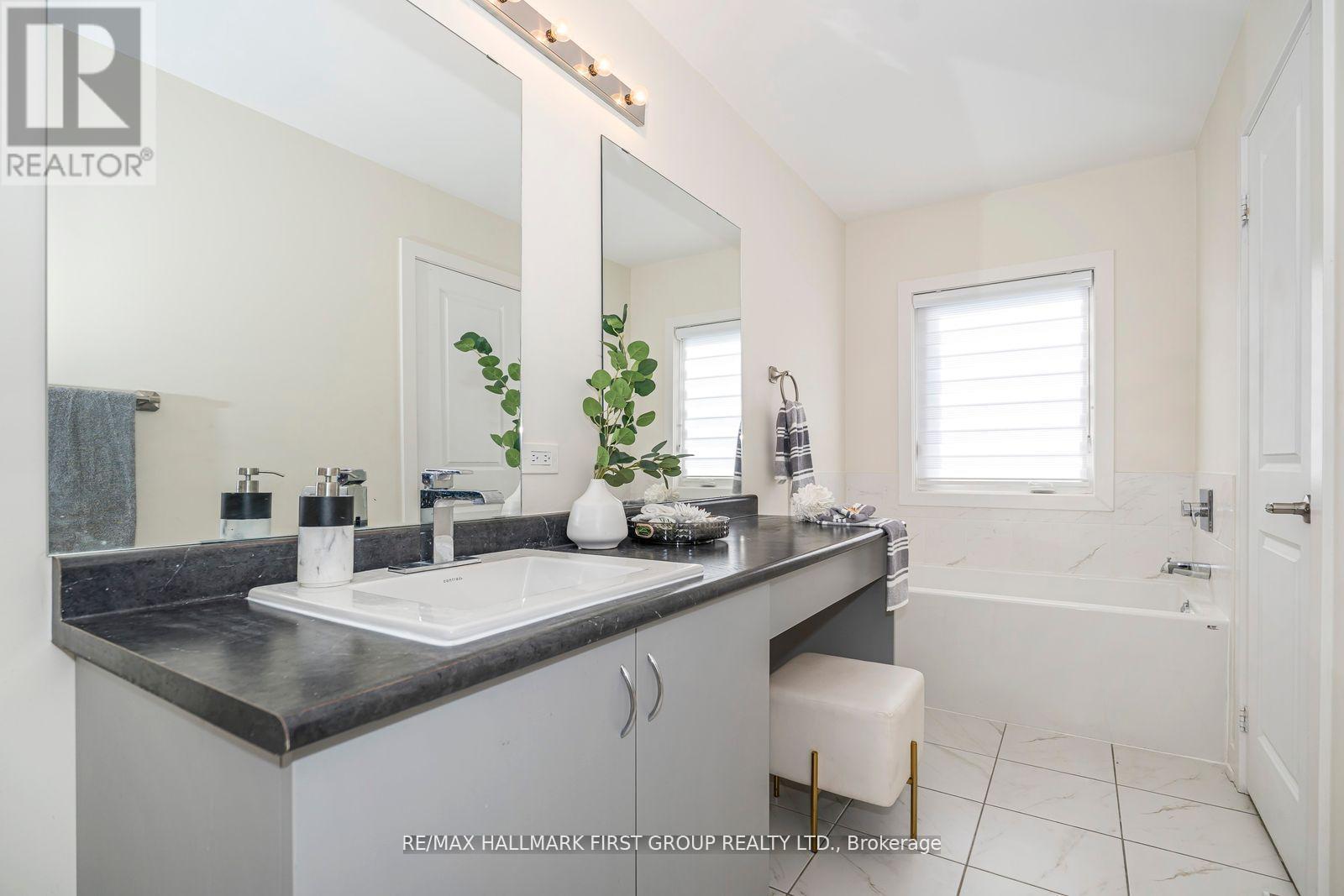 2519 Castlegate Crossing, Pickering, Ontario  L1X 0H8 - Photo 25 - E12567432