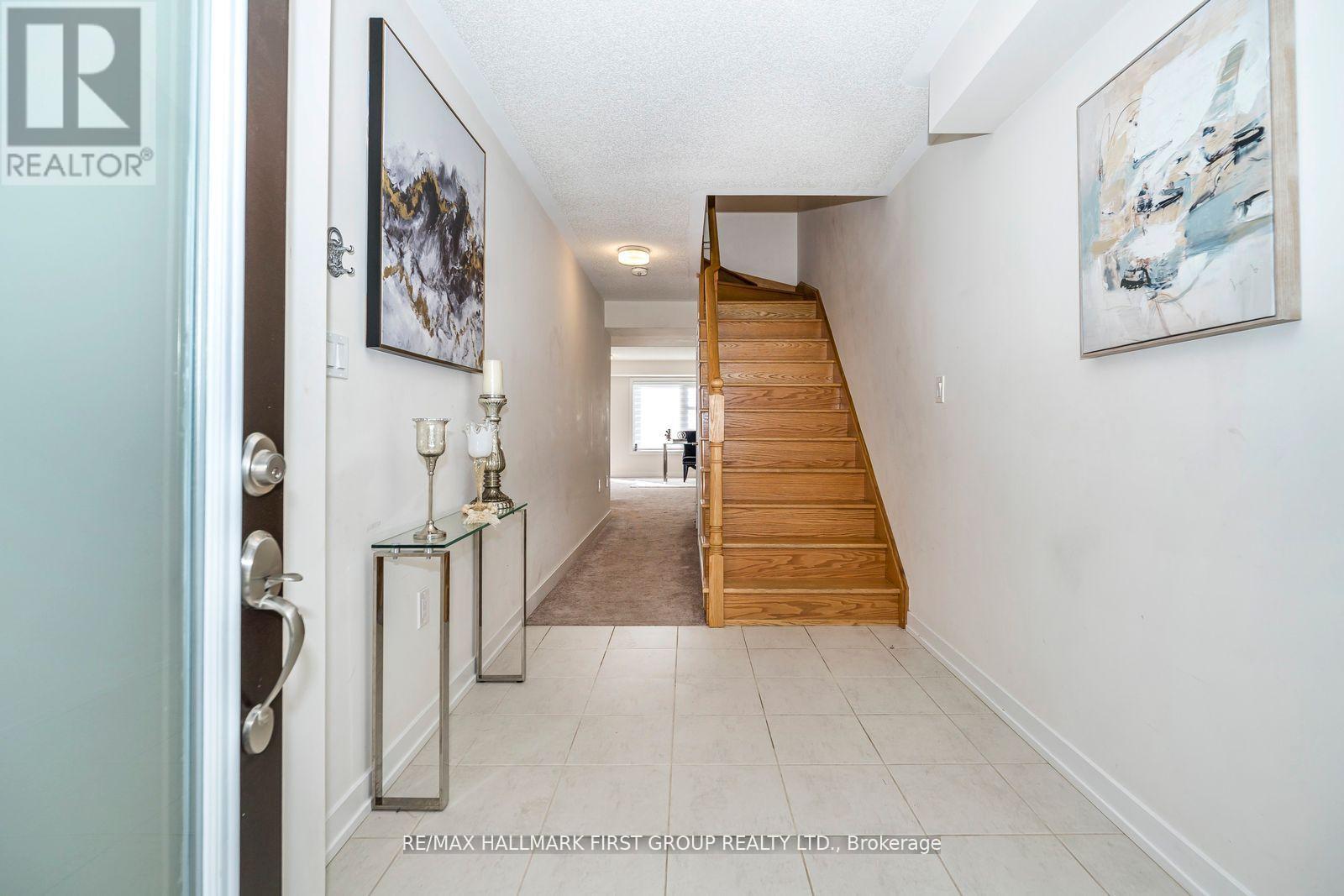 2519 Castlegate Crossing, Pickering, Ontario  L1X 0H8 - Photo 3 - E12567432