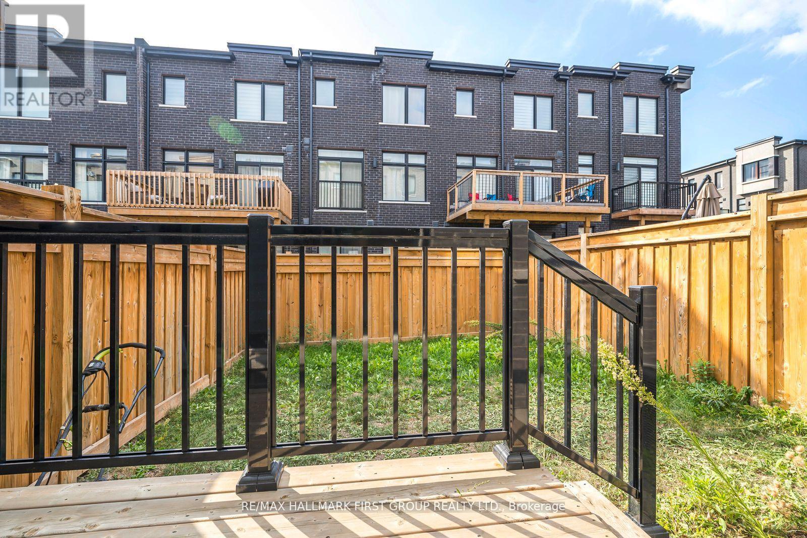 2519 Castlegate Crossing, Pickering, Ontario  L1X 0H8 - Photo 35 - E12567432