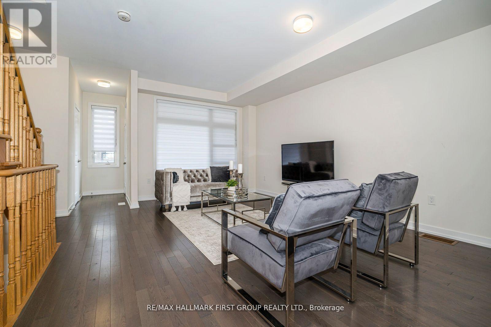 2519 Castlegate Crossing, Pickering, Ontario  L1X 0H8 - Photo 5 - E12567432