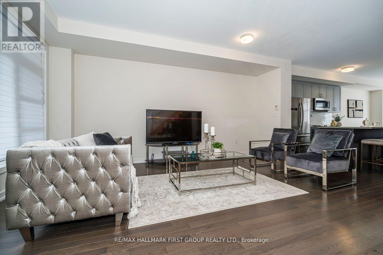 2519 Castlegate Crossing, Pickering, Ontario  L1X 0H8 - Photo 6 - E12567432