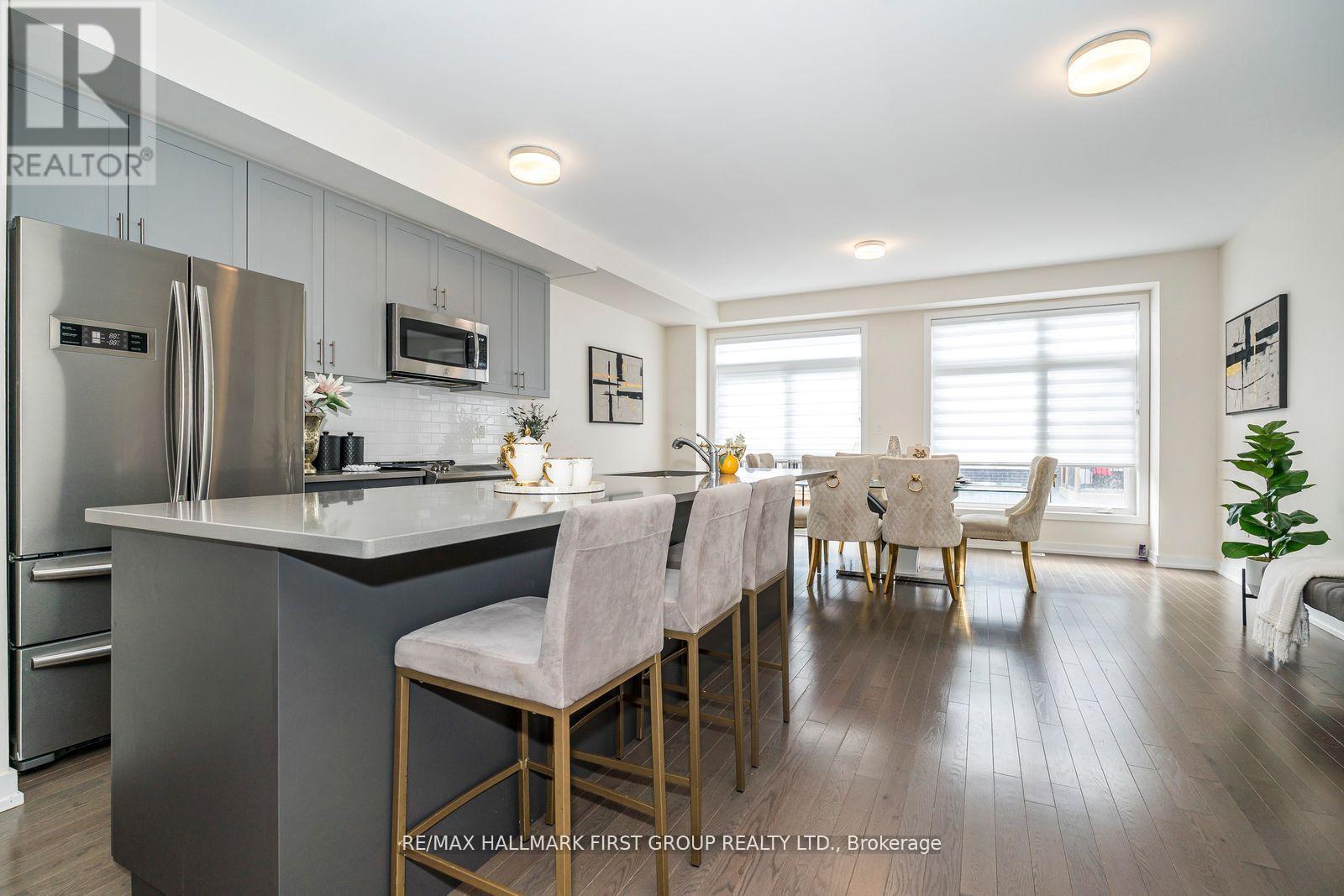 2519 Castlegate Crossing, Pickering, Ontario  L1X 0H8 - Photo 8 - E12567432