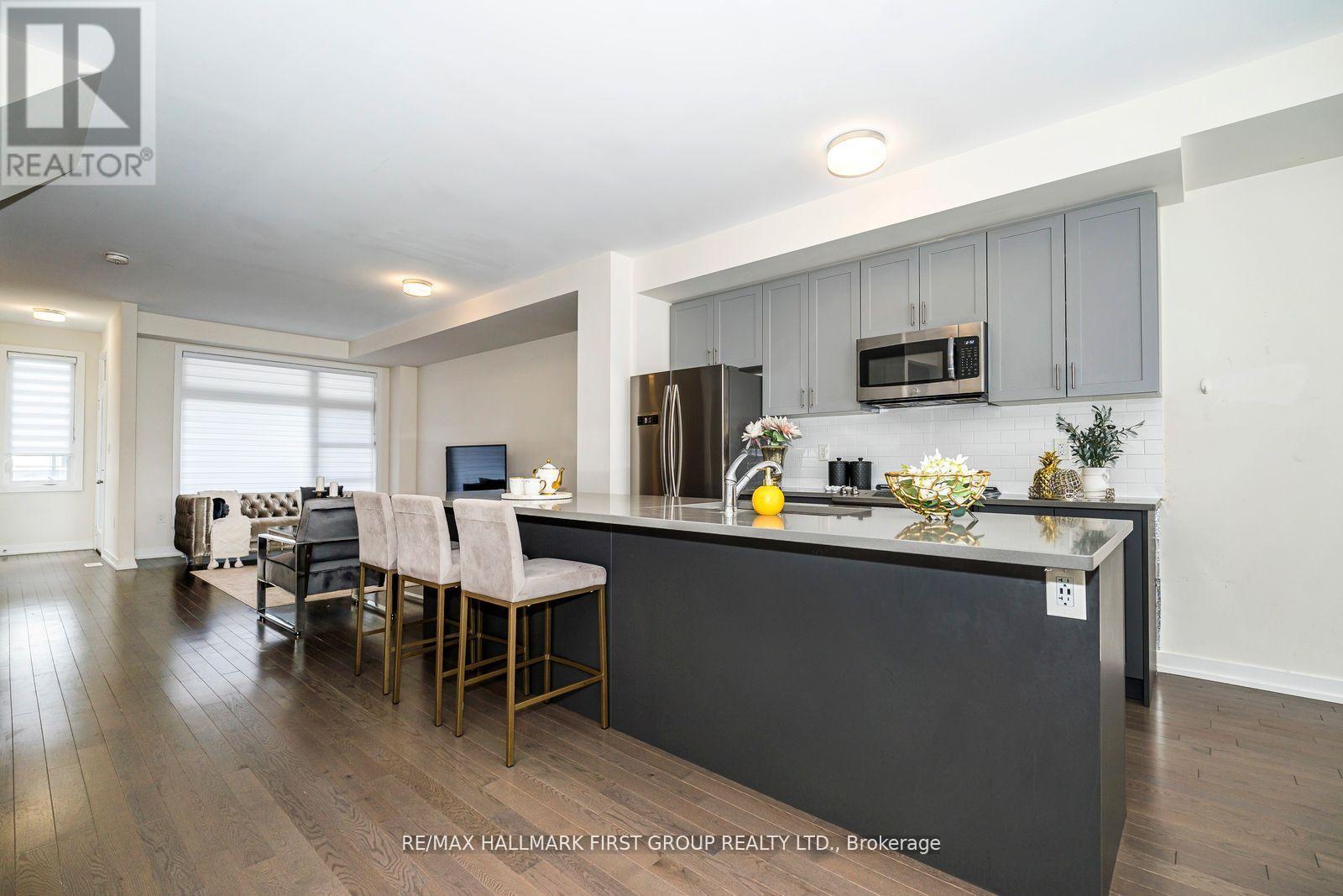 2519 Castlegate Crossing, Pickering, Ontario  L1X 0H8 - Photo 9 - E12567432