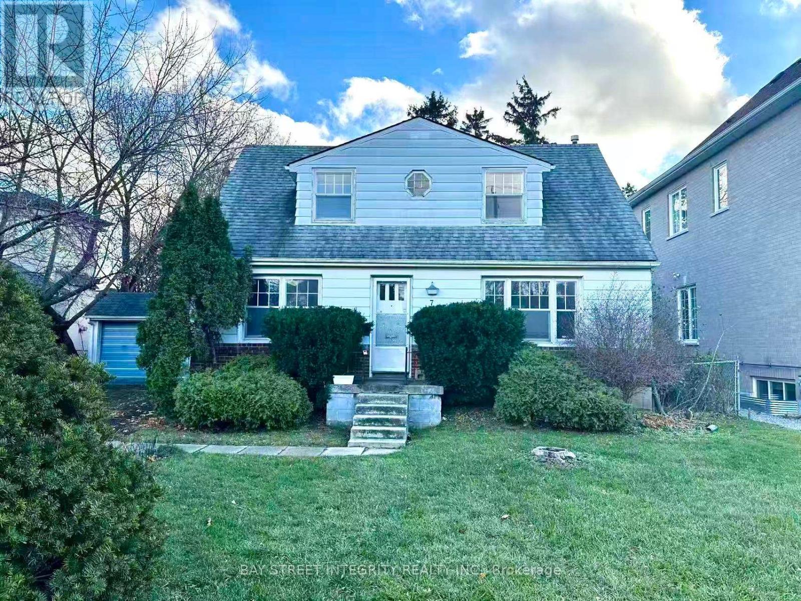 7 DEVONDALE AVENUE, Toronto, Ontario