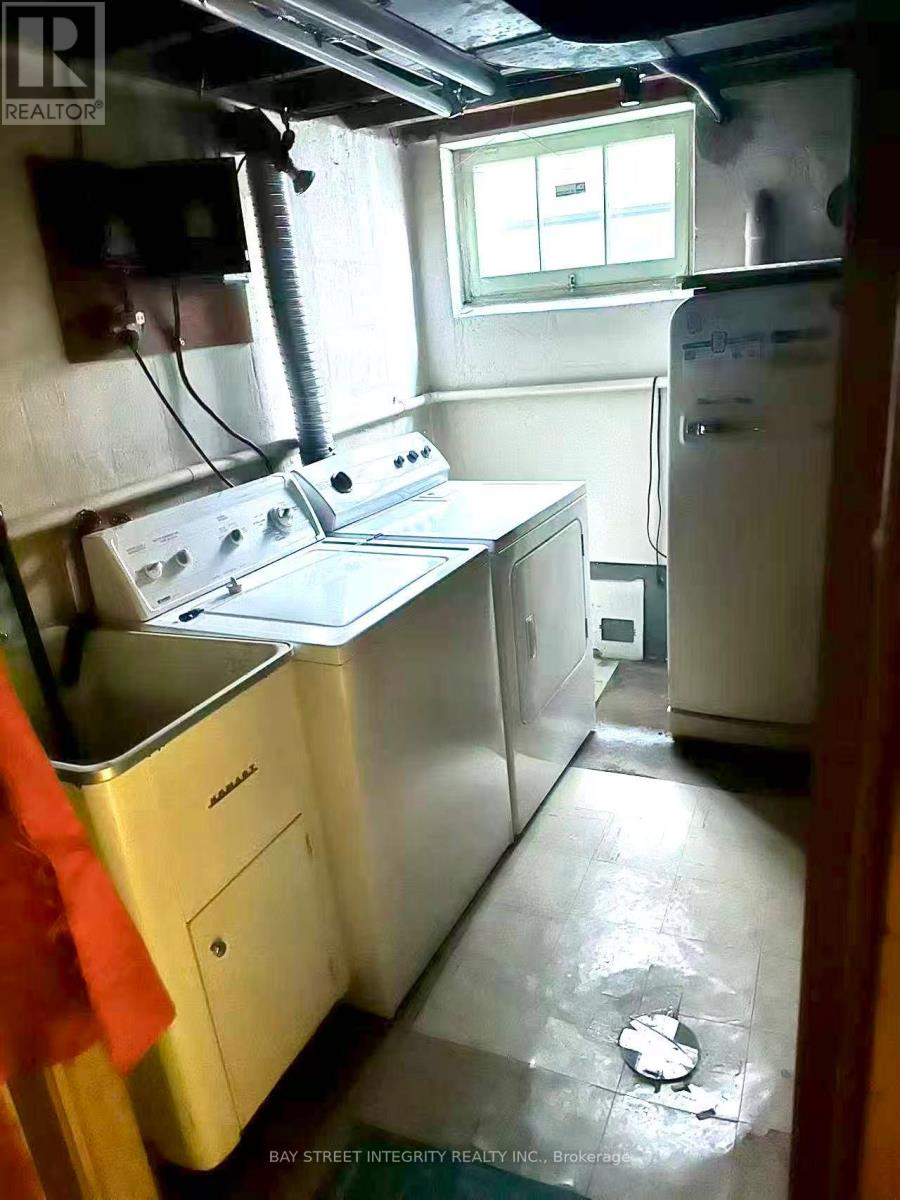 7 Devondale Avenue, Toronto, Ontario  M2R 2C9 - Photo 8 - C12561244