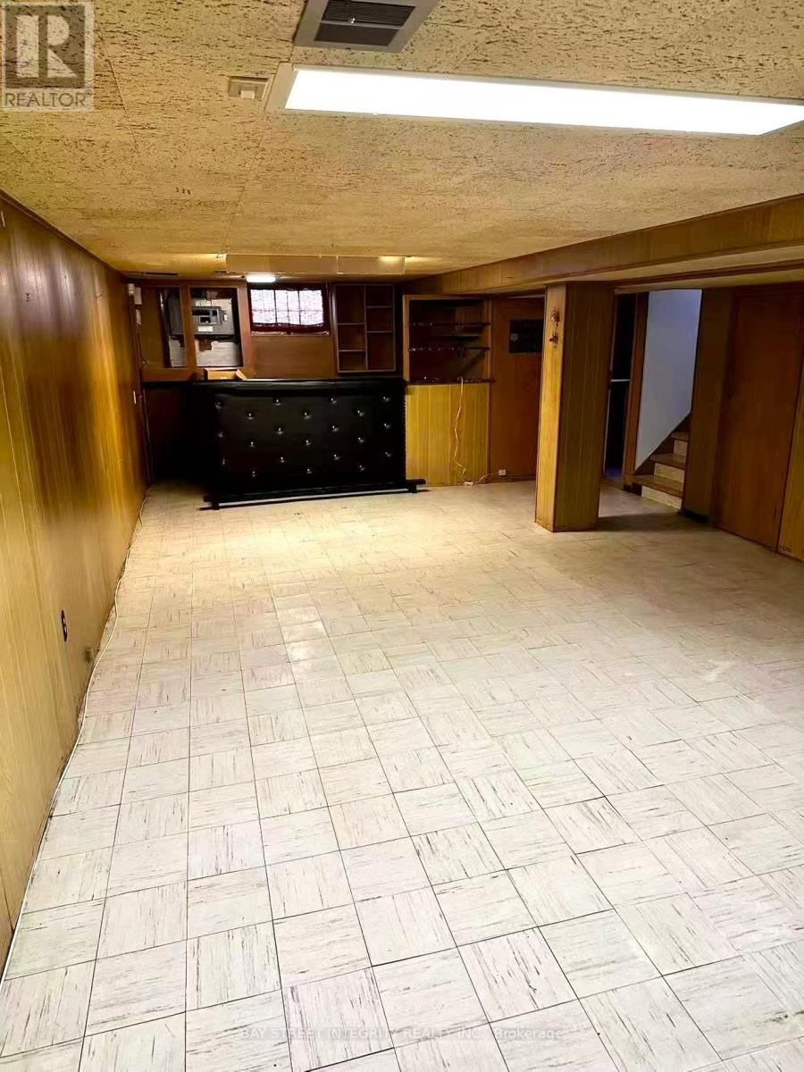 7 Devondale Avenue, Toronto, Ontario  M2R 2C9 - Photo 7 - C12561244