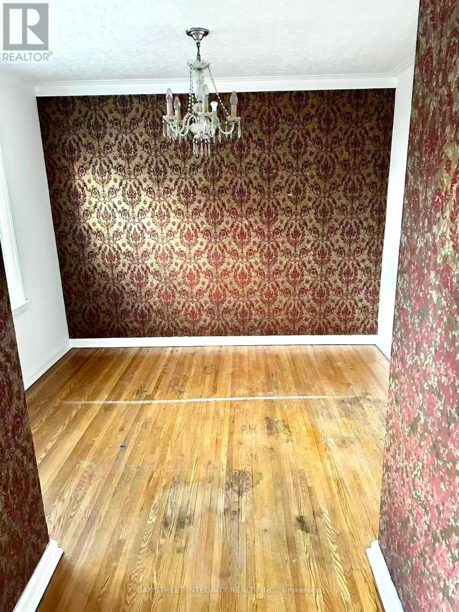 7 Devondale Avenue, Toronto, Ontario  M2R 2C9 - Photo 5 - C12561244