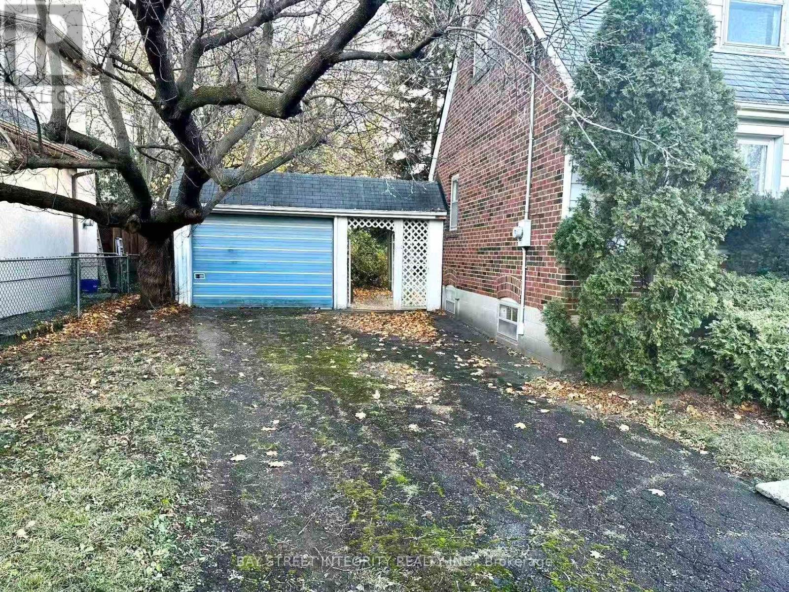 7 Devondale Avenue, Toronto, Ontario  M2R 2C9 - Photo 2 - C12561244