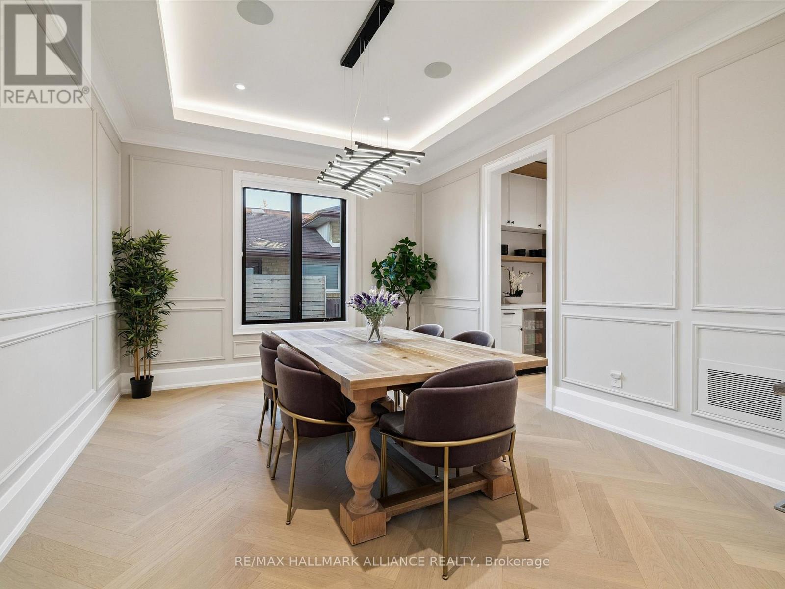 2074 Seabrook Drive, Oakville, Ontario  L6L 2T9 - Photo 16 - W12567094