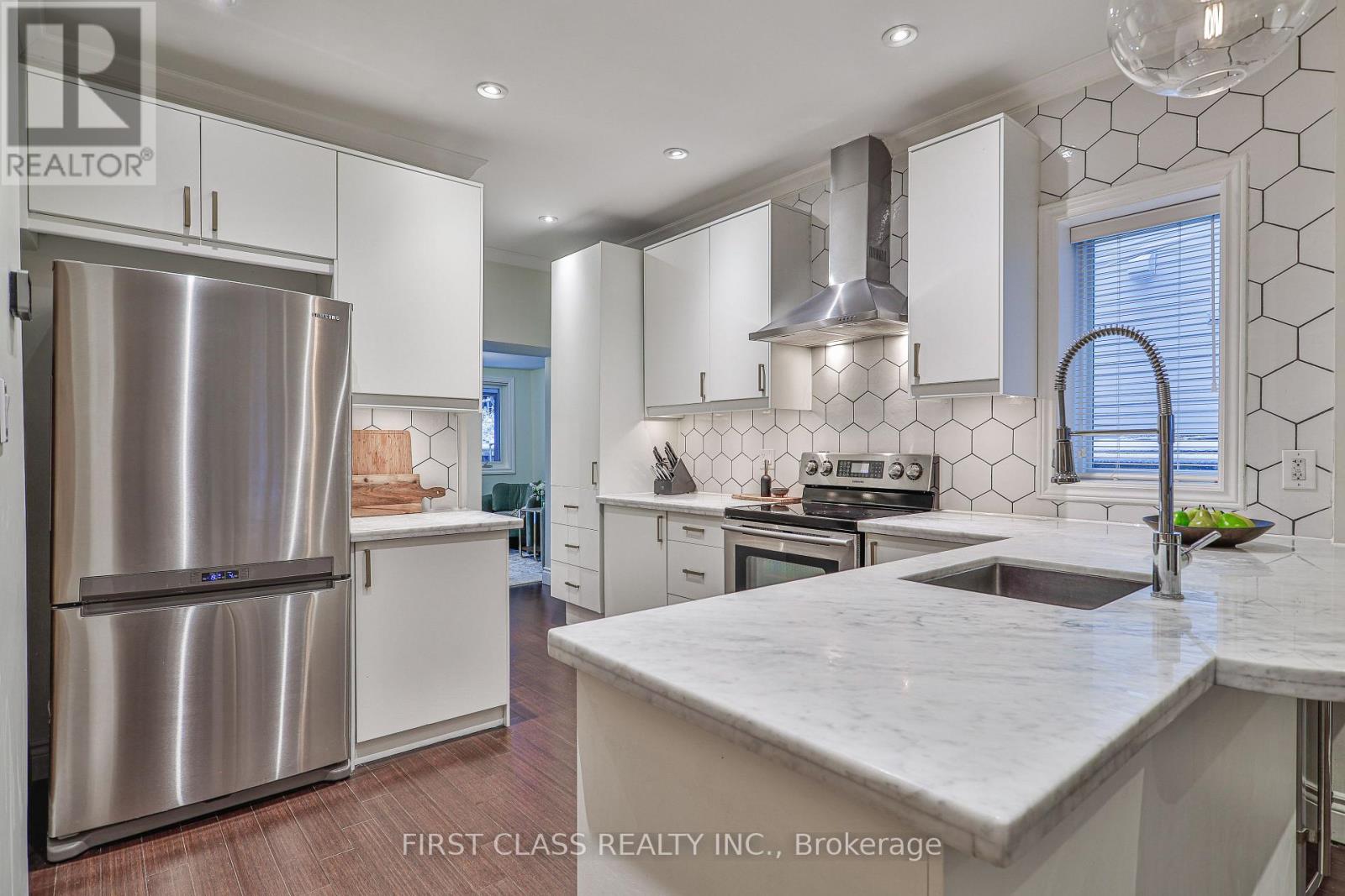 14 Herbert Avenue, Toronto, Ontario  M4L 3P9 - Photo 9 - E12566176