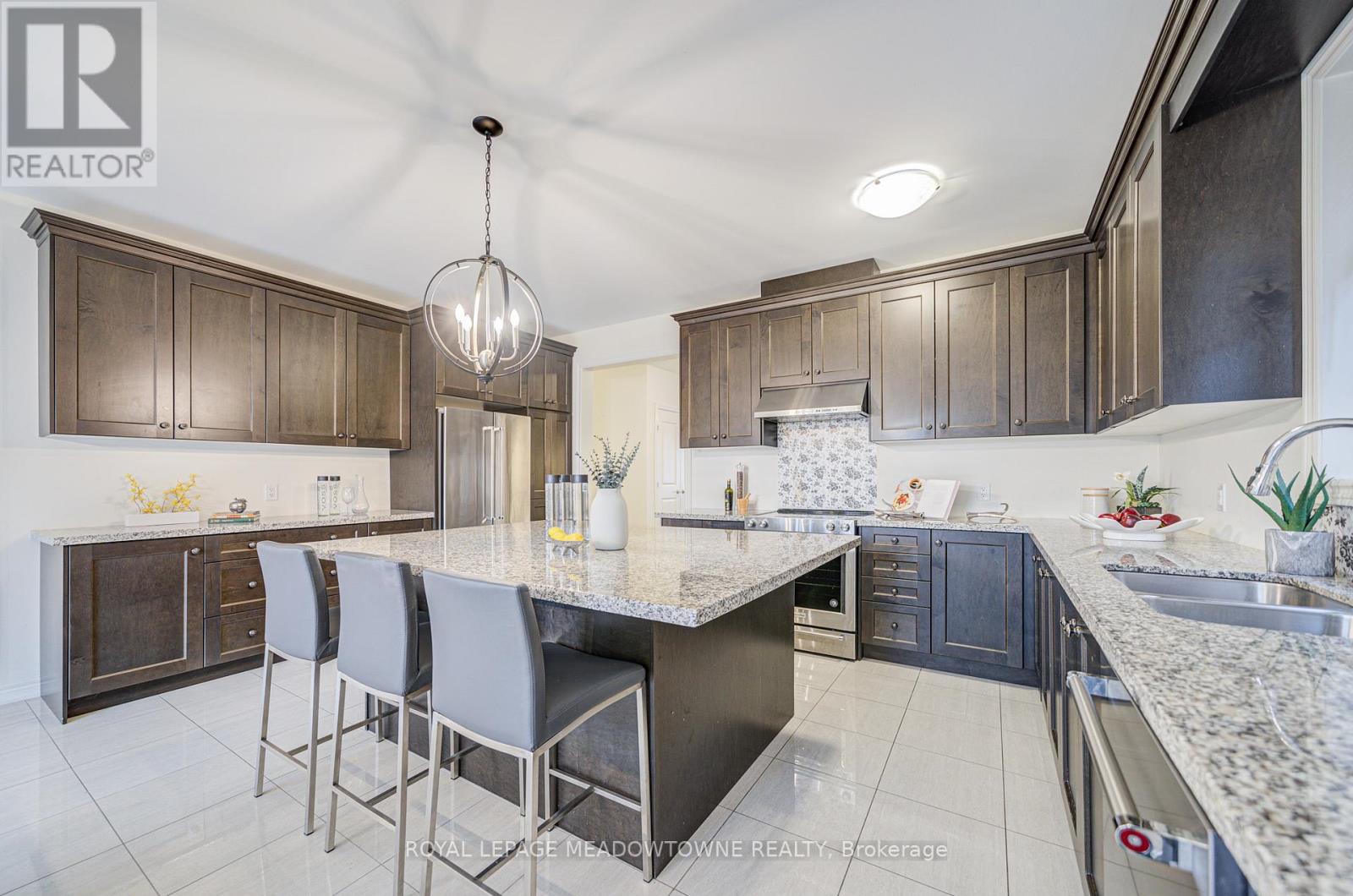 95 Beckett Avenue, East Gwillimbury, Ontario  L9N 0S6 - Photo 19 - N12567354