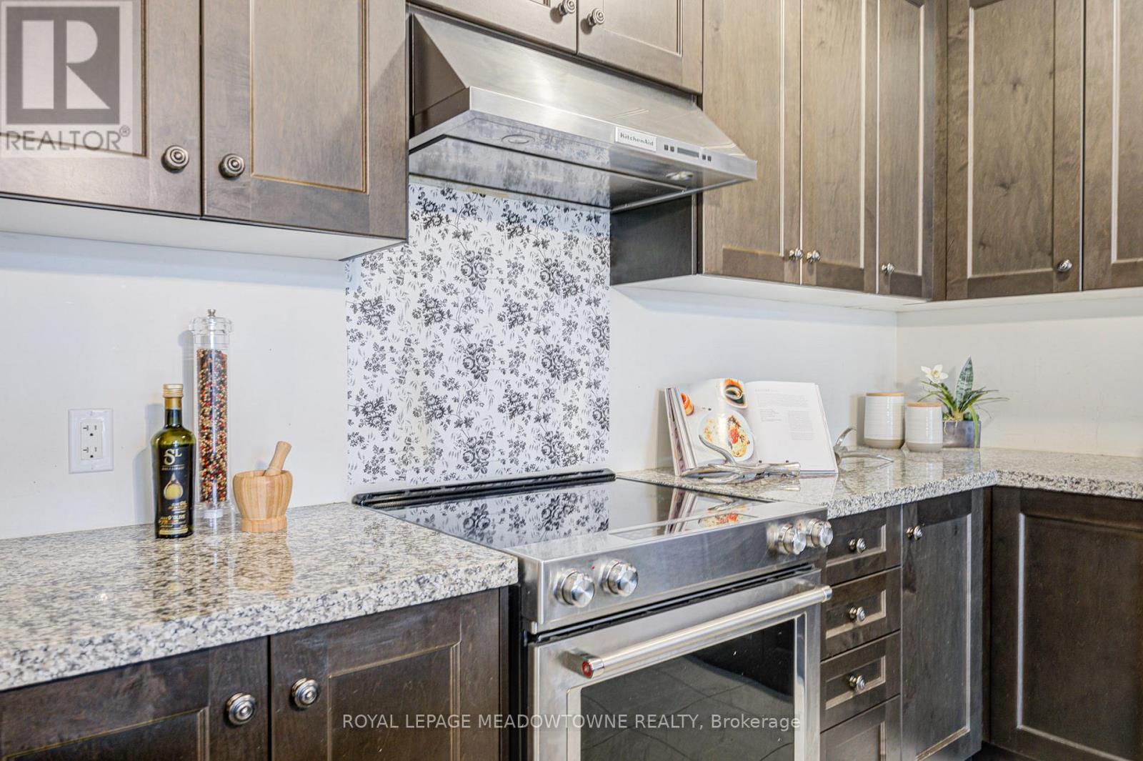 95 Beckett Avenue, East Gwillimbury, Ontario  L9N 0S6 - Photo 22 - N12567354