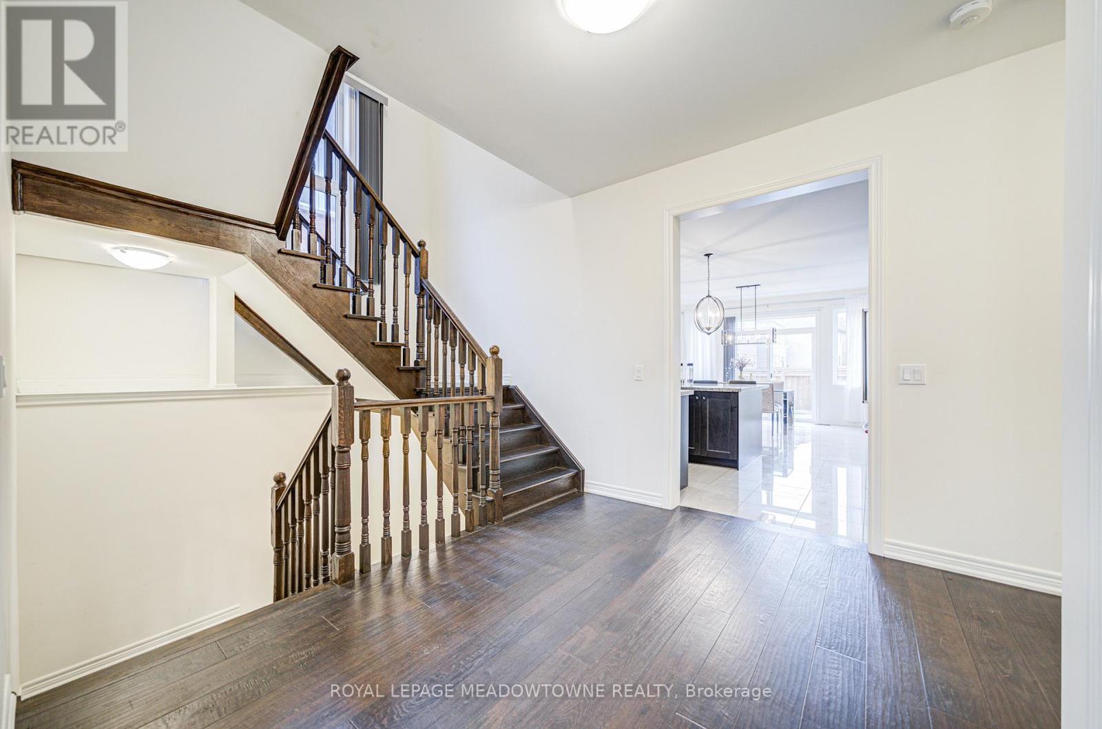 95 Beckett Avenue, East Gwillimbury, Ontario  L9N 0S6 - Photo 8 - N12567354