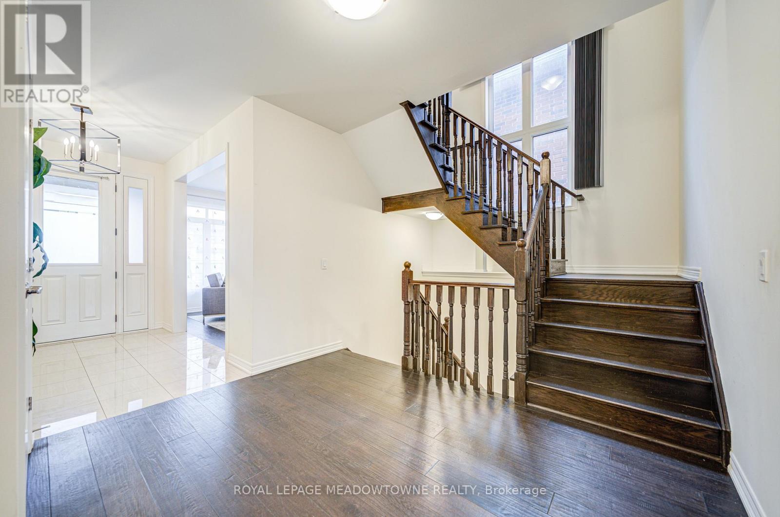 95 Beckett Avenue, East Gwillimbury, Ontario  L9N 0S6 - Photo 9 - N12567354