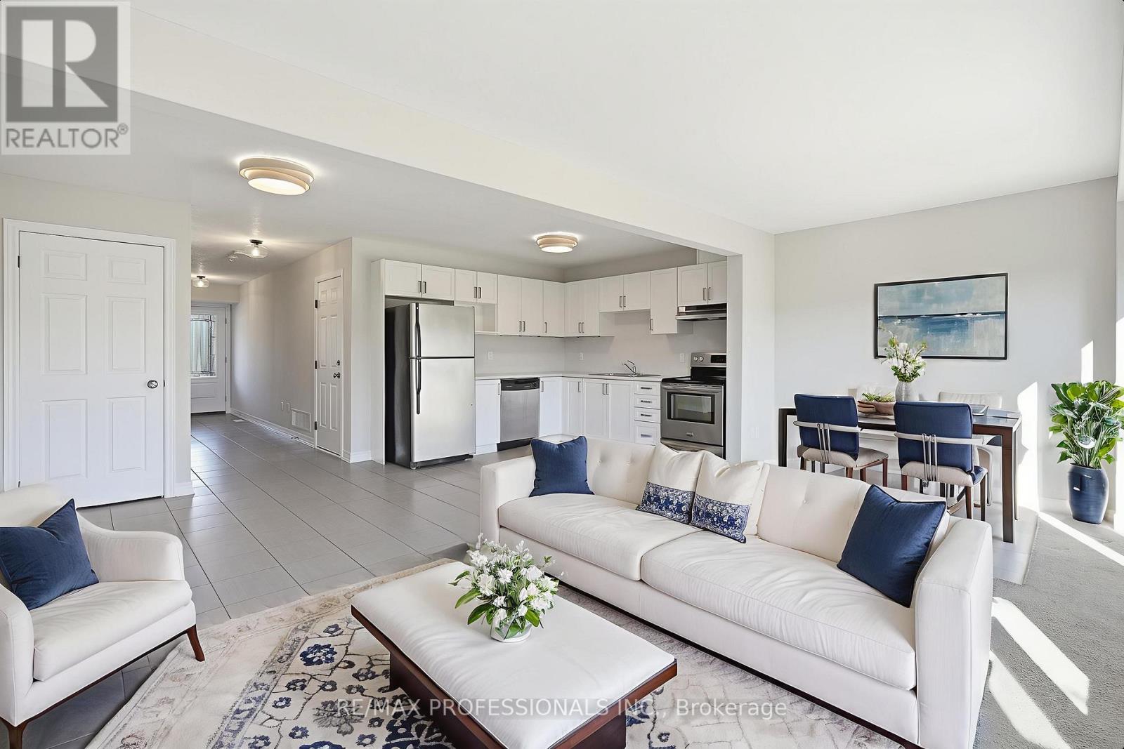 183 Hutchinson Drive, New Tecumseth, Ontario  L9R 1M4 - Photo 5 - N12567420