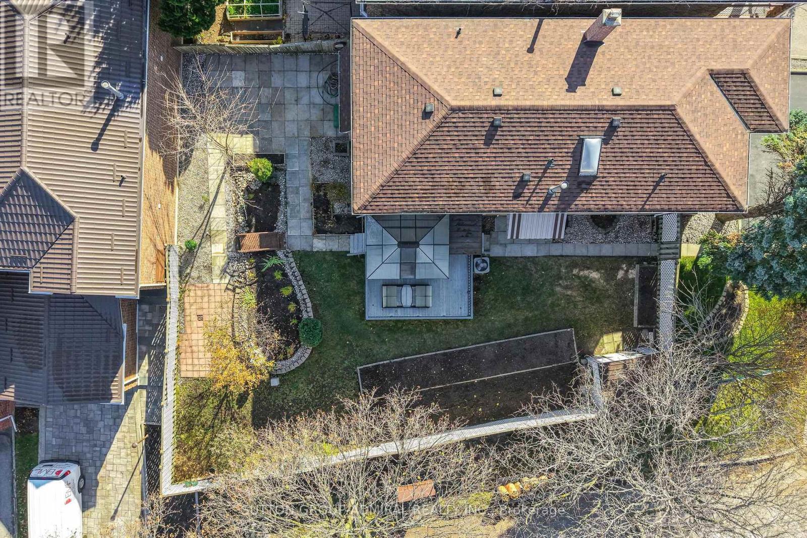 31 Whitney Place, Vaughan, Ontario  L4J 6V9 - Photo 2 - N12567426