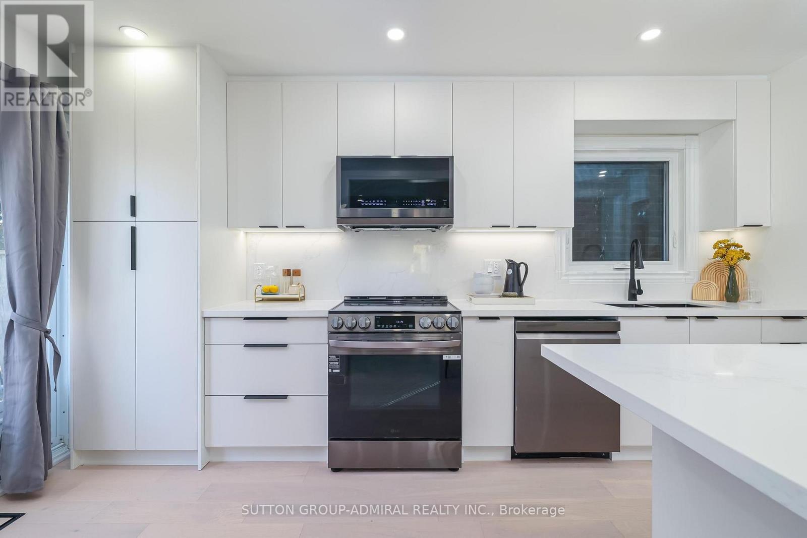 31 Whitney Place, Vaughan, Ontario  L4J 6V9 - Photo 20 - N12567426