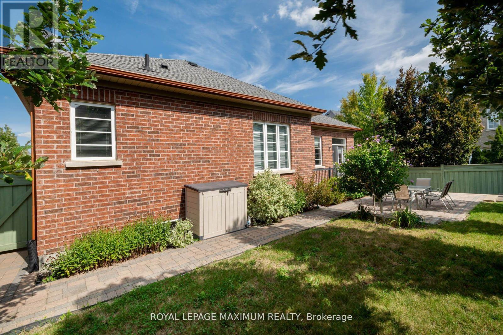 4 Blue Beech Trail, King, Ontario  L7B 0A1 - Photo 37 - N12567436