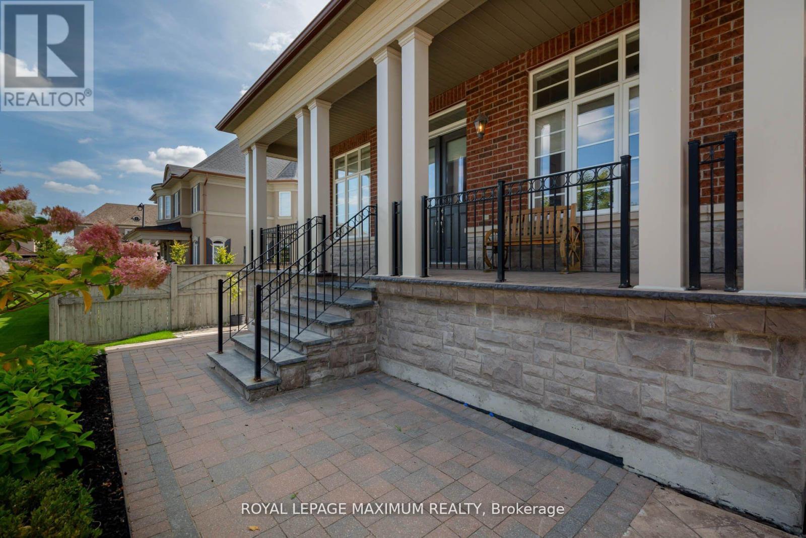 4 Blue Beech Trail, King, Ontario  L7B 0A1 - Photo 4 - N12567436