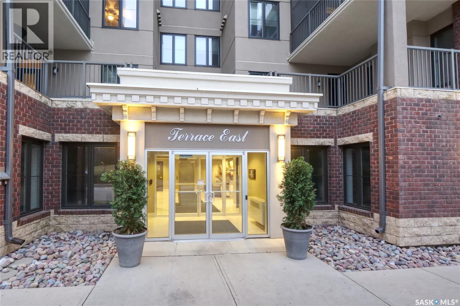 201 205 Fairford Street E, Moose Jaw, Saskatchewan  S6H 0E1 - Photo 2 - SK024492