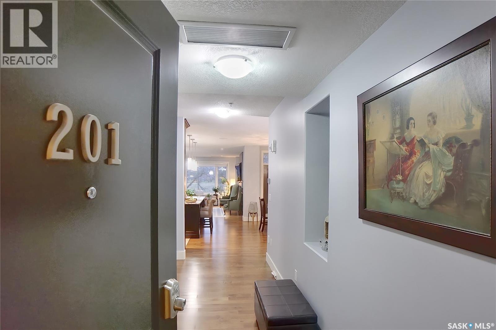 201 205 Fairford Street E, Moose Jaw, Saskatchewan  S6H 0E1 - Photo 3 - SK024492