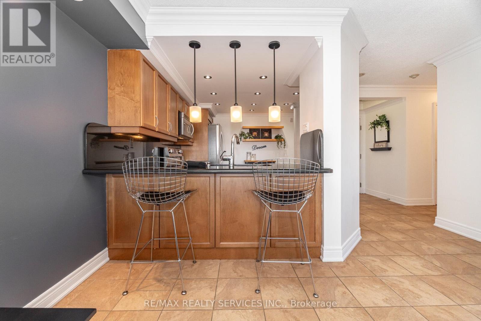 2103 - 24 Hanover Road, Brampton, Ontario  L6S 5K8 - Photo 6 - W12566820